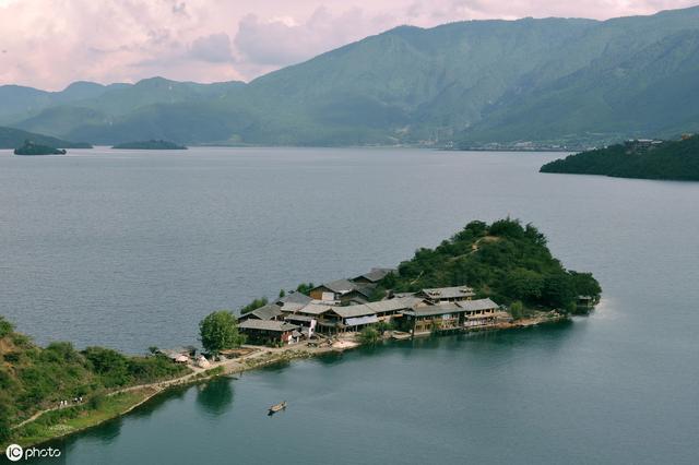 丽江旅游景点-泸沽湖