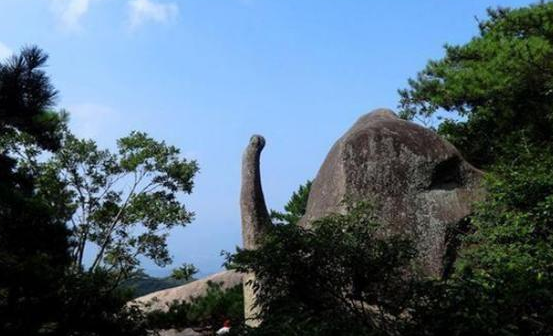 天柱山旅游，安徽三大名山之一，称为江淮第一山