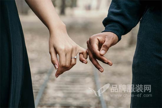 夫妻间经常吵架好 还是相敬如宾的好？